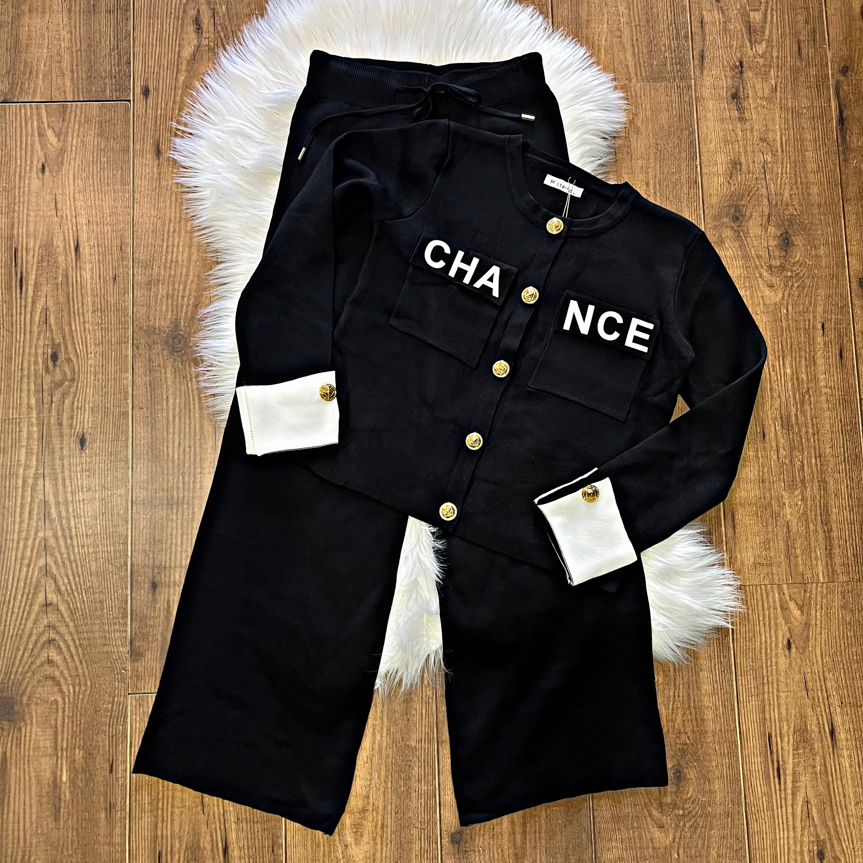 Női elegáns nadrágkosztüm szett „CHANCE” felirattal – S–L ajánlott