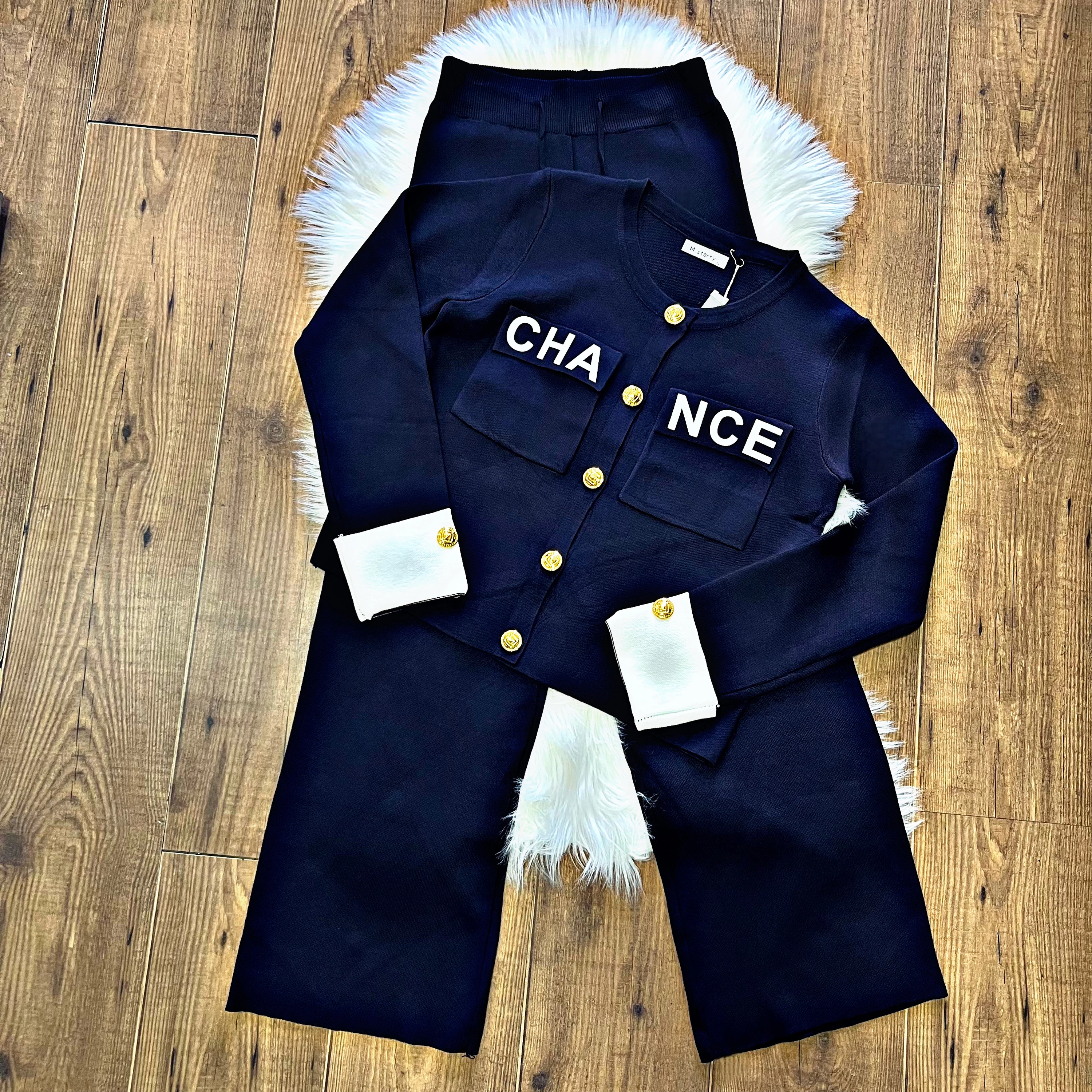 Női elegáns nadrágkosztüm szett „CHANCE” felirattal – S–L ajánlott