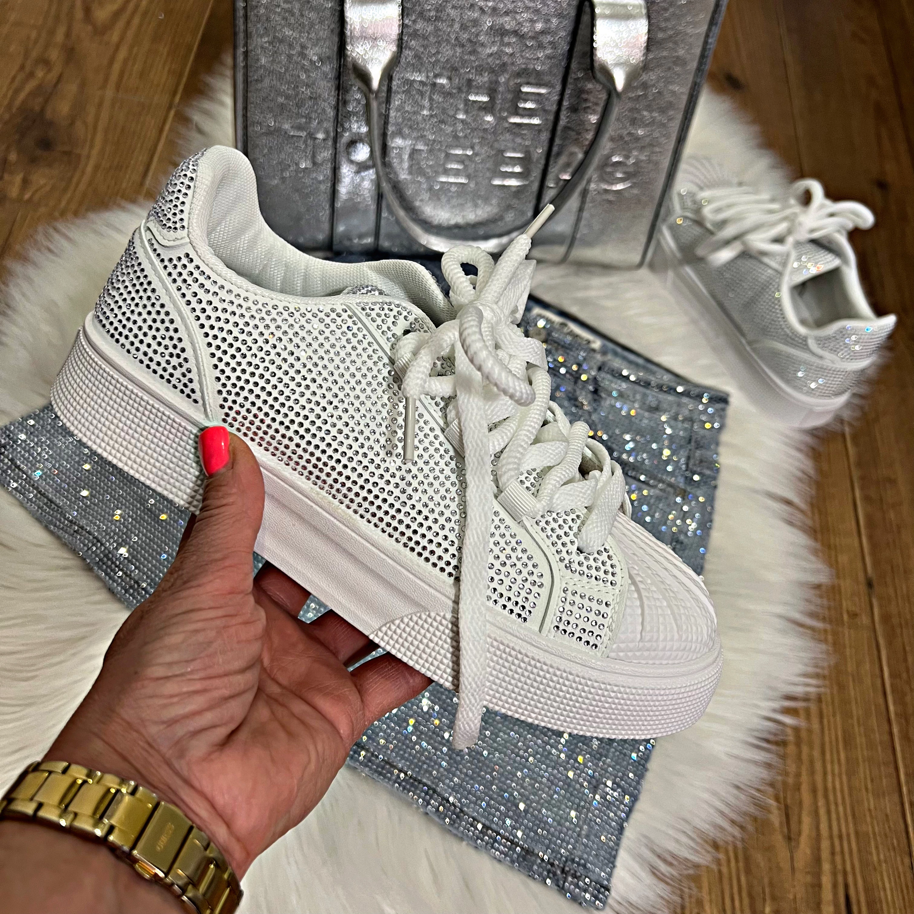 Strasszköves fehér sneaker