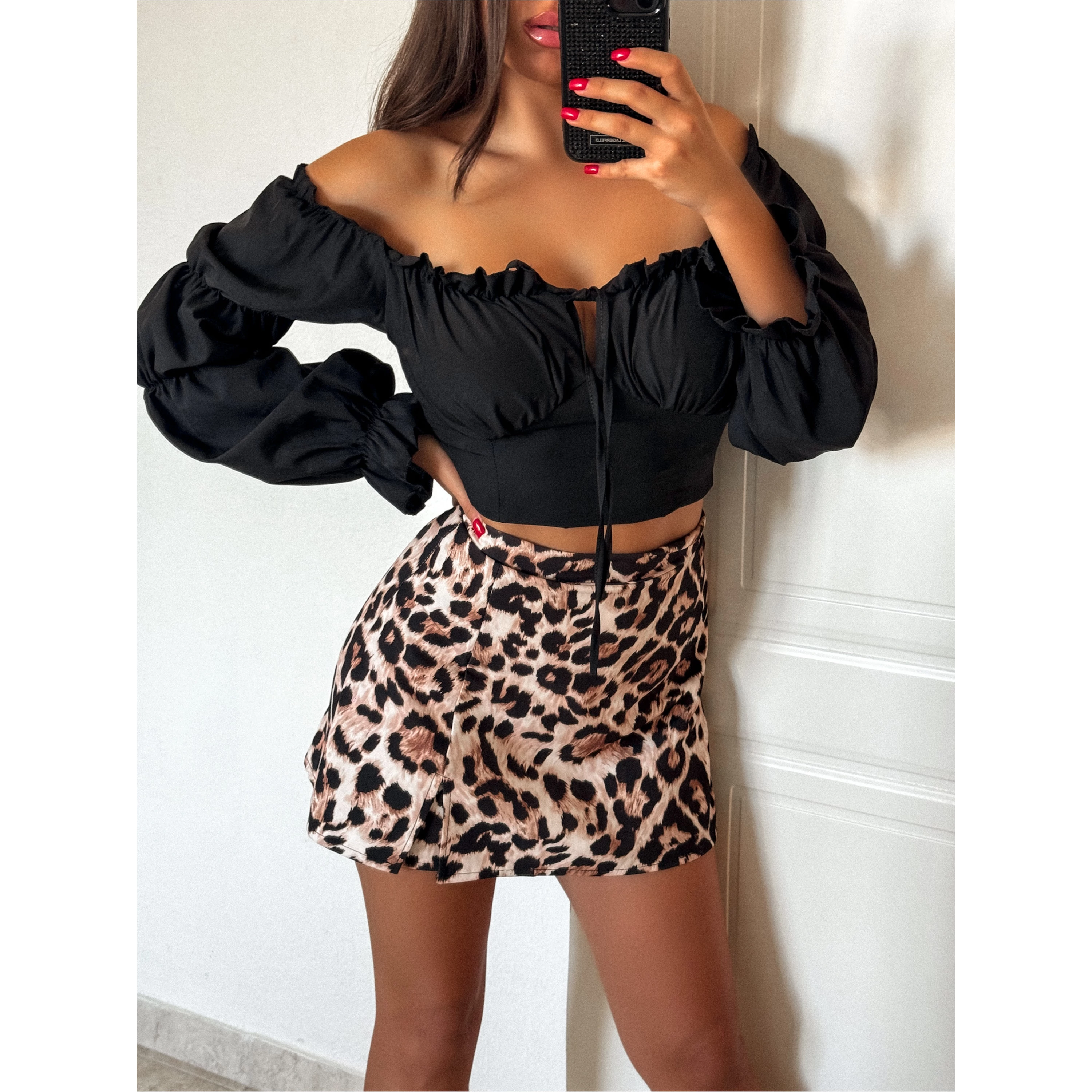 Arina felső – off-shoulder, hosszú ujjú crop top