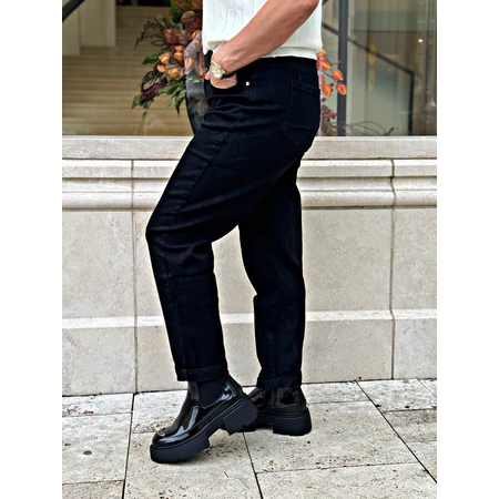 Női fekete farmer – nagy méretezésben